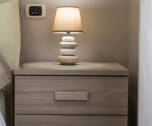 Parthenope Vomero Vanvitelli A 2 Min Spagno Via Toledo 住宿加早餐酒店 4*